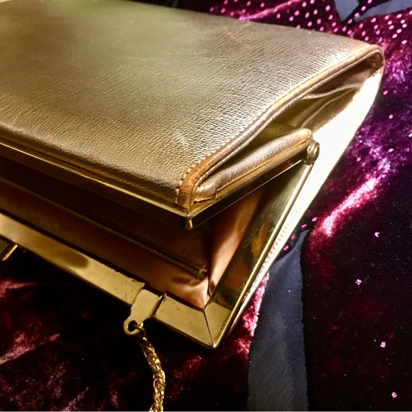 VINTAGE 1960s NICHOLAS REICH FOR BONWIT TELLER GOLD EVENING PURSE—RARE & ELEGANT - Picture 10 of 16